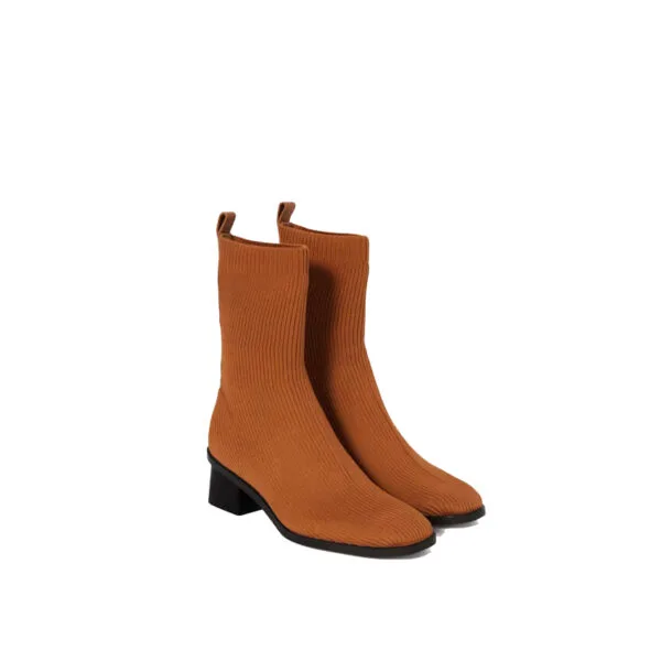 A bota com luva de tornozelo alto em ReKnit